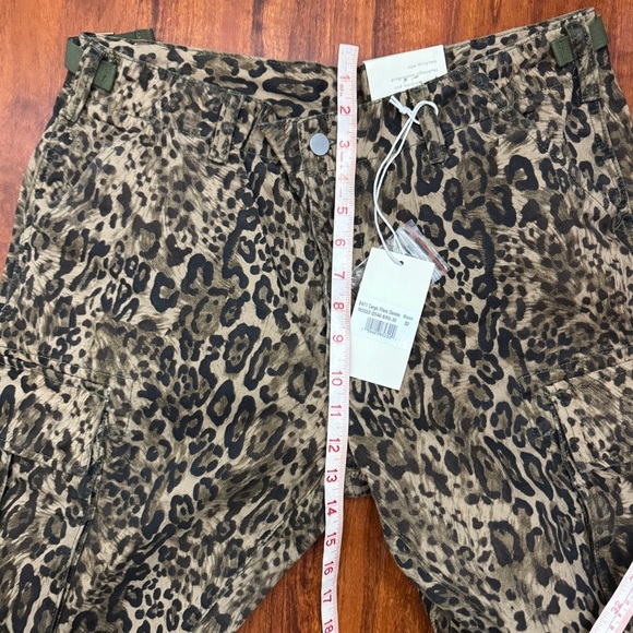 MNML Leopard Vintage Denim Cargo Flare Pants Size 32 - Picture 9 of 10
